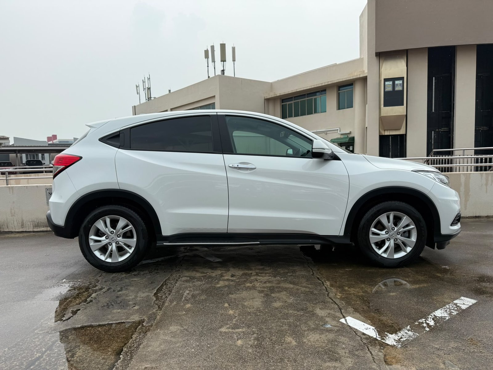 Honda Vezel 1.5 X photo 4